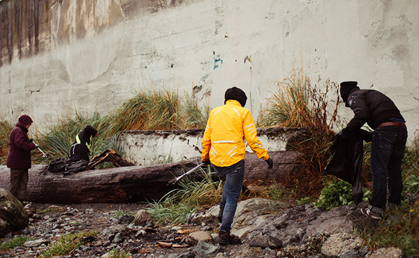 Murray Rankin hosts 20th annual Great Canadian Shoreline Cleanup