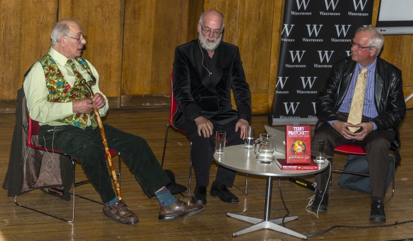 Terry Pratchett (centre) talks about his book Judgment Day. --steeljam via Flickr commons (photo)