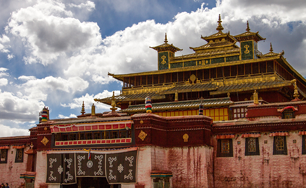 Victoria welcomes 50 new Tibetan residents