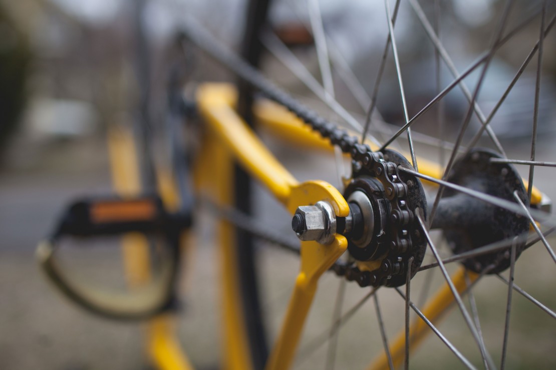 Without a standardized certification process for bike mechanics, some bike shops rely on third-party education tools. Stock image via pexels.com