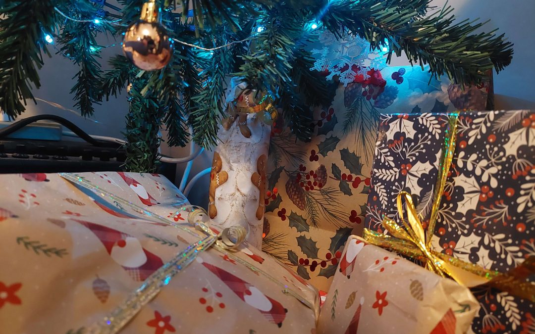 How to wrap gifts sustainably this season