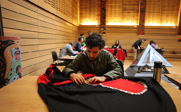 Community members come together to make record-breaking button blanket